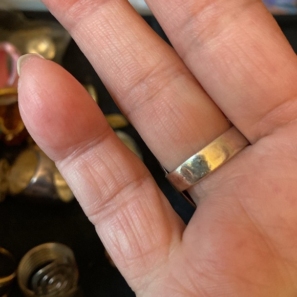 Unique Saddle ring Carnelian stone with Black Onyx stones around Size 6 925 SS - Picture 4 of 7